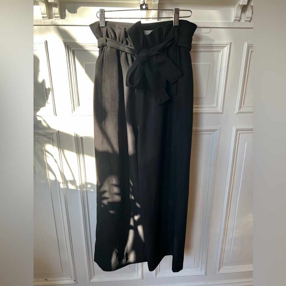 Aritzia Wilfred Black, High Waisted, Wide Leg Crepe Pant